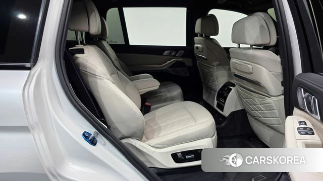 BMW X7 (G07) 2025 Белый из Кореи, фото 3