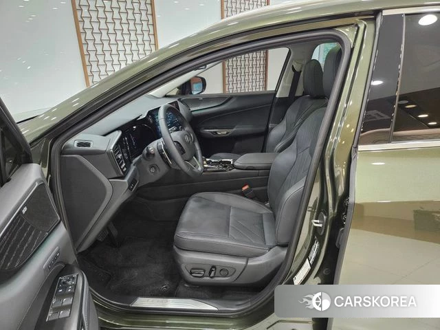Lexus NX350h Second generation 2025 Темно-зеленый из Кореи, фото 3
