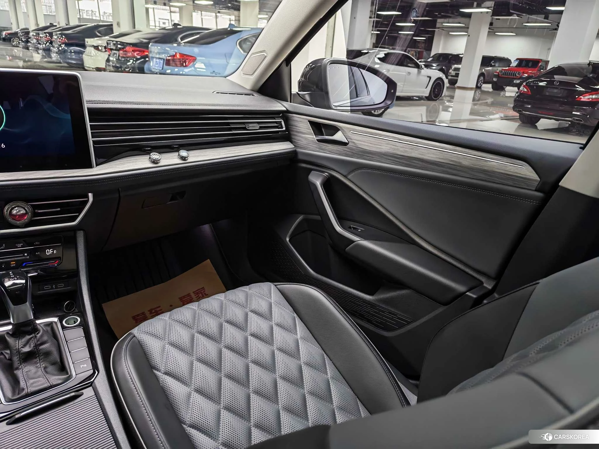 Volkswagen Sagitar 2022 Темно-серый из Китая, фото 3
