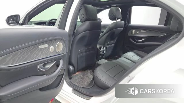 Mercedes-Benz E-Class W213 2022 Белый из Кореи, фото 3