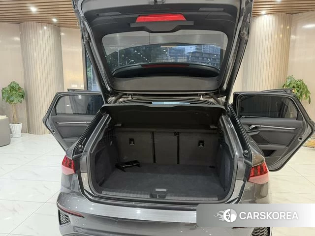 Audi A3 2023 Темно-серый из Китая, фото 3