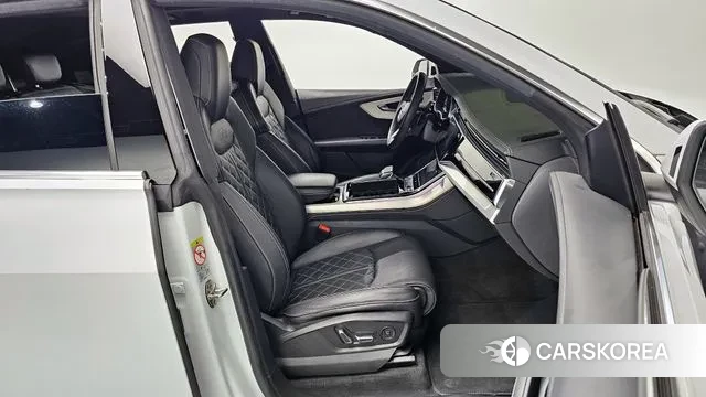 Audi Q8 (4M) 2021 Белый из Кореи, фото 3