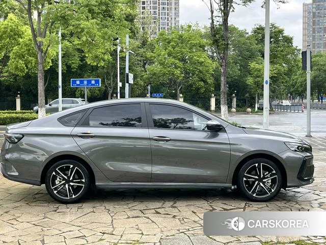 Geely Automobile Binrui 2025 Темно-серый из Китая, фото 3