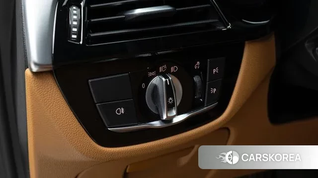 BMW 5 Series (G30) 2021 Белый из Кореи, фото 3