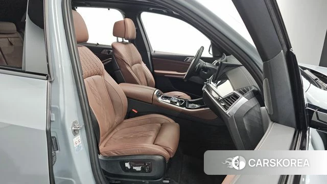 BMW X5 (G05) 2023 Серебристо-серый из Кореи, фото 3