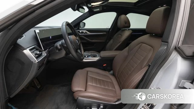 BMW i4 2023 Цвет галактики из Кореи, фото 3