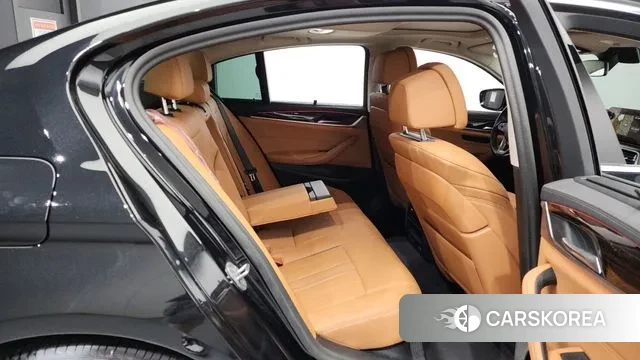 BMW 5 Series (G30) 2023 Черный из Кореи, фото 3