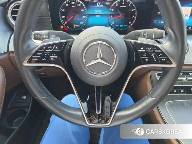 Mercedes-Benz E-Class W213 2021 Черный из Кореи, фото 3
