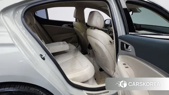 Genesis The New G70 2024 Серебристо-серый из Кореи, фото 3