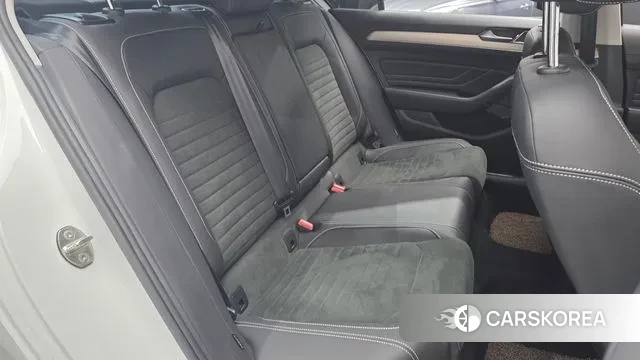 Volkswagen Passat GT (B8) 2022 Белый из Кореи, фото 3