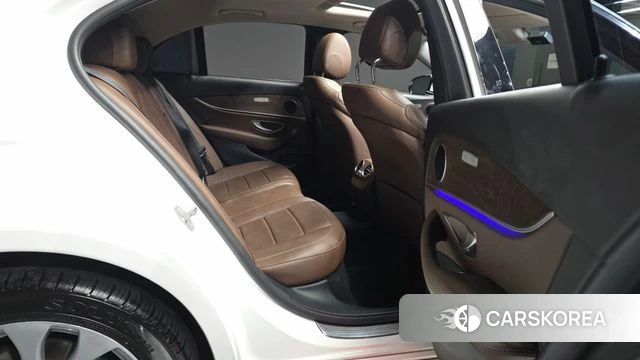 Mercedes-Benz E-Class W213 2018 Белый из Кореи, фото 3