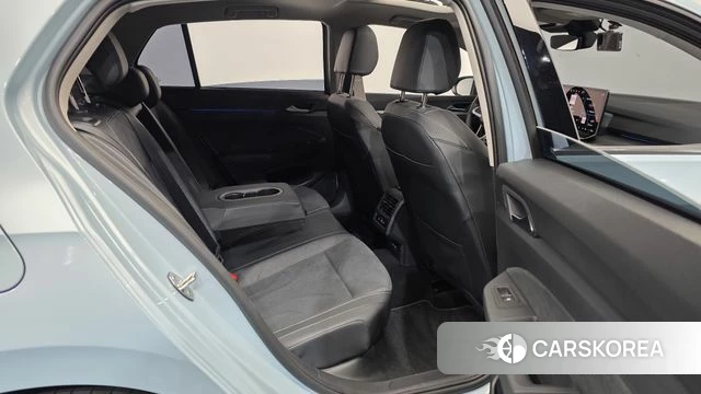 Volkswagen Golf 8th Generation 2025 Небесно-голубой из Кореи, фото 3