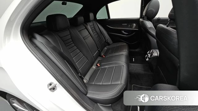 Mercedes-Benz E-Class W213 2021 Белый из Кореи, фото 3