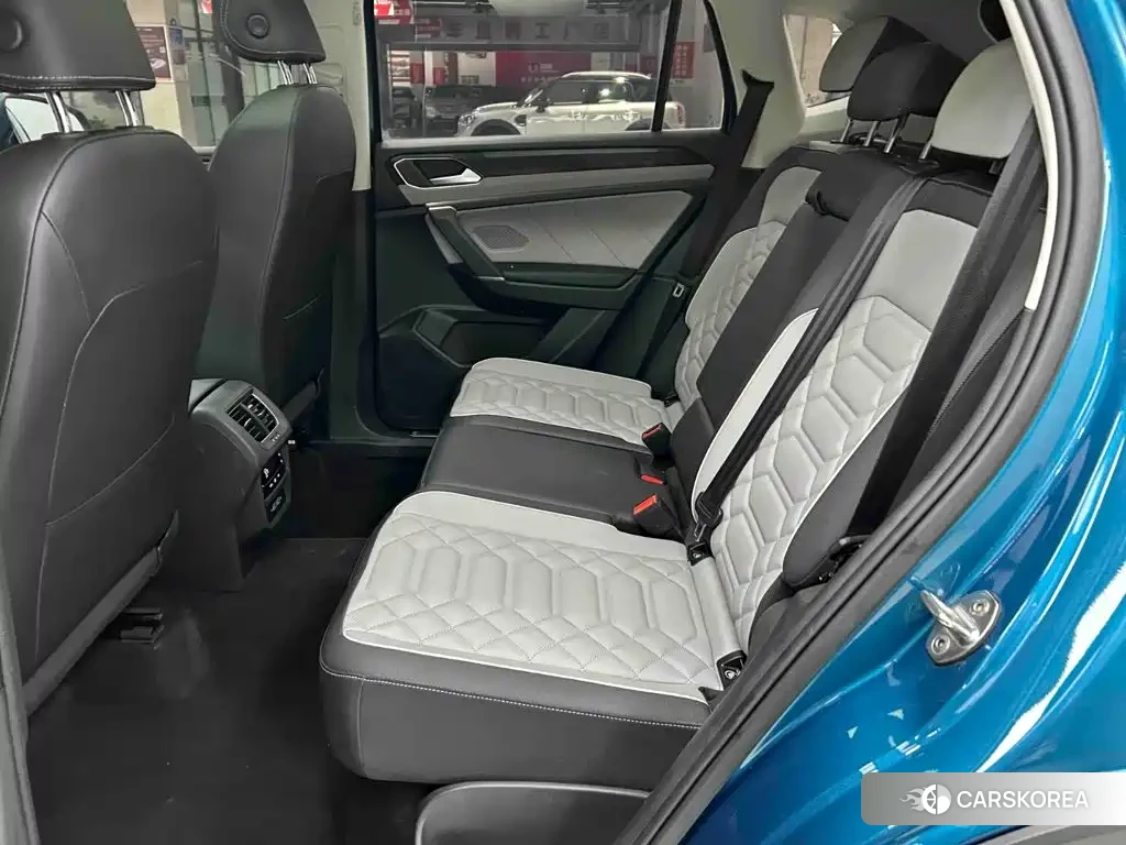 Volkswagen Tayron 2023 Синий из Китая, фото 3