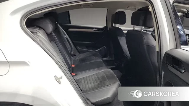 Volkswagen Passat GT (B8) 2018 Белый из Кореи, фото 3