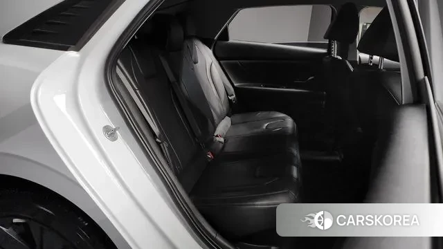 Hyundai Avante Hybrid (CN7) 2022 Белый из Кореи, фото 3