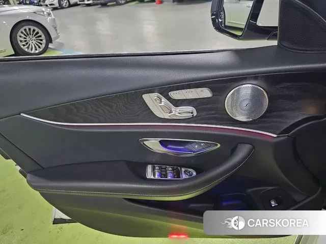 Mercedes-Benz E-Class W213 2019 Белый из Кореи, фото 3