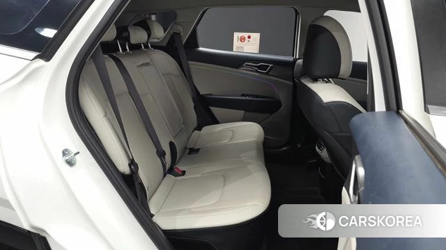 Kia Sportage 5th Generation 2023 Белый из Кореи, фото 3