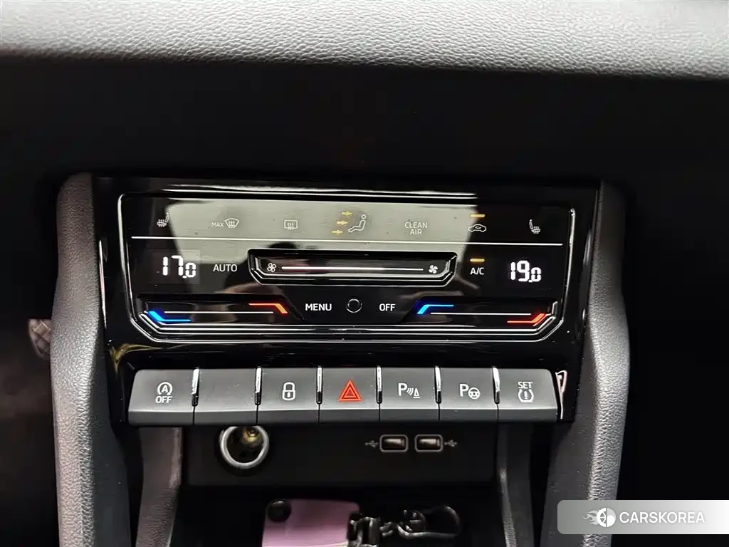 Skoda Karoq 2022 Белый из Китая, фото 3