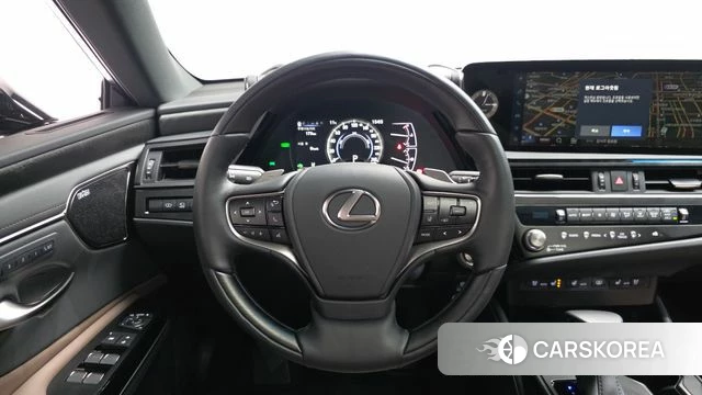 Lexus ES300h 7th generation 2025 Серый из Кореи, фото 3