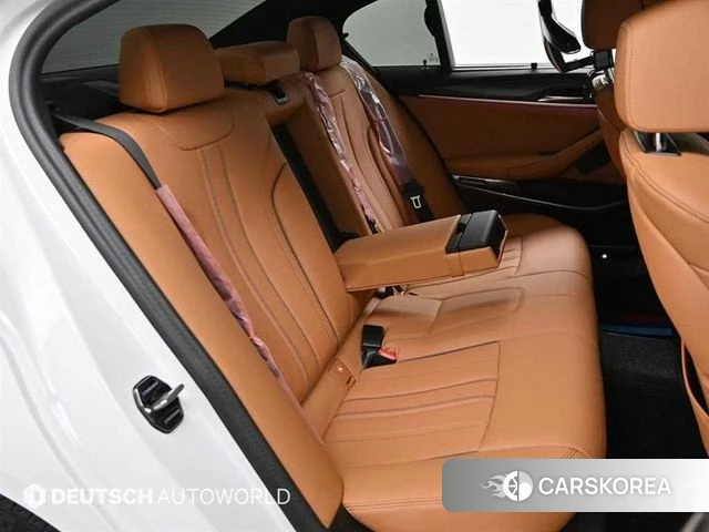 BMW 5 Series (G30) 2023 Белый из Кореи, фото 3