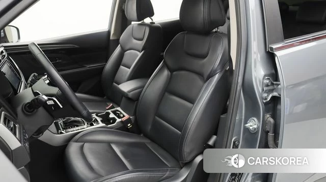 Ssangyong Beautiful Korando 2021 Серебристо-серый из Кореи, фото 3