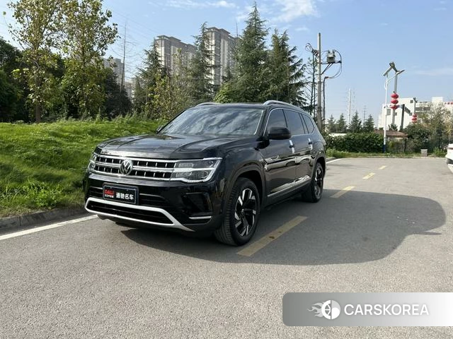 Volkswagen Tourang 2022 Черный из Китая, фото 3