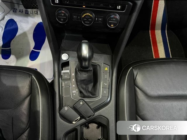 Volkswagen Tiguan second Generation 2020 Белый из Кореи, фото 3