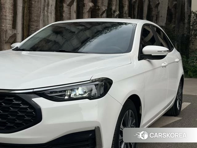 Ford Forrest 2022 Белый из Китая, фото 3