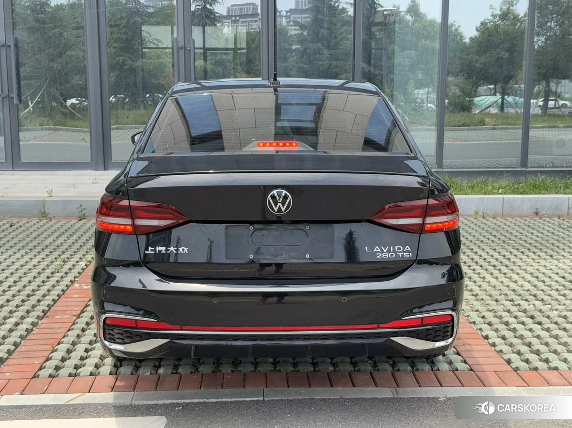 Volkswagen Lavida 2022 Черный из Китая, фото 3