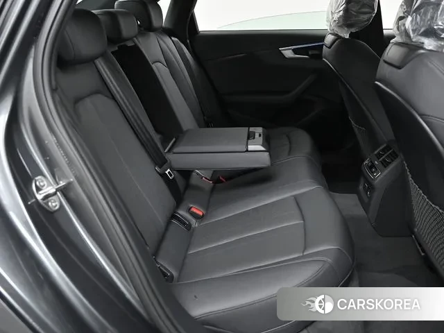 Audi A4 (B9) 2023 Серый из Кореи, фото 3