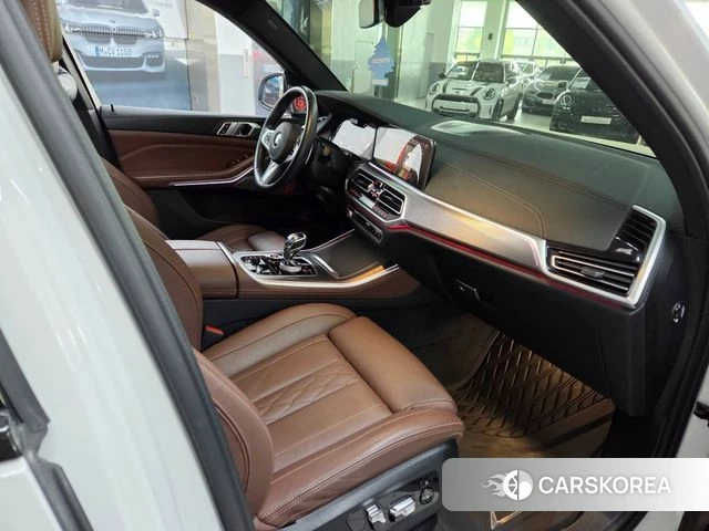 BMW X5 (G05) 2023 Белый из Кореи, фото 3