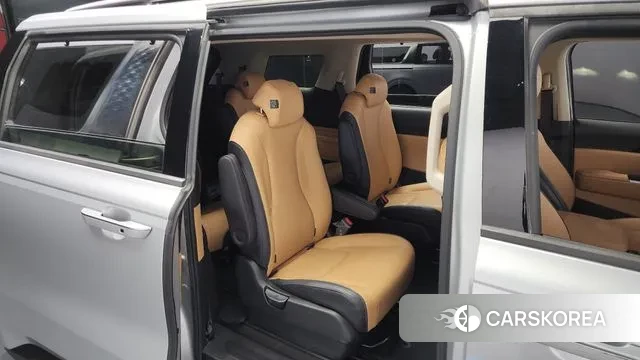 Kia Carnival 4th generation 2022 Серебряный из Кореи, фото 3