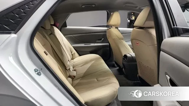 Hyundai The New Avante (CN7) 2025 Белый из Кореи, фото 3