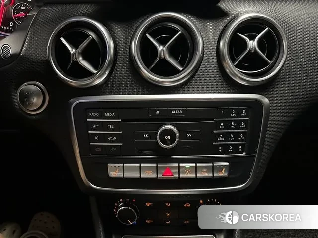 Mercedes-Benz A-Class W176 2018 Белый из Кореи, фото 3