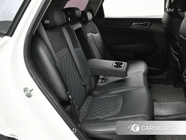 Kia Sportage 5th Generation 2023 Белый из Кореи, фото 3