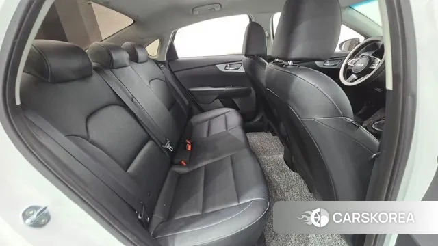 Kia The New K3 2nd generation 2022 Белый из Кореи, фото 3