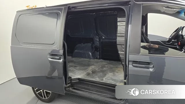 Hyundai Staria 2022 Серый из Кореи, фото 3