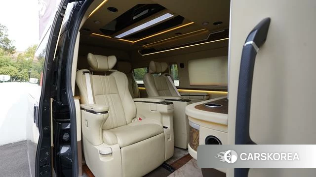 Toyota Hiace 2023 Черный из Китая, фото 3