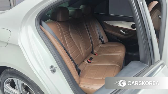 Mercedes-Benz E-Class W213 2018 Белый из Кореи, фото 3