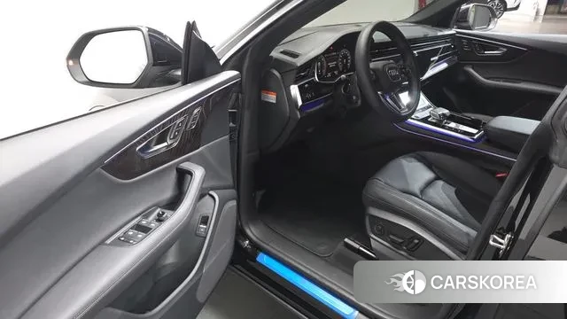 Audi Q8 (4M) 2023 Черный из Кореи, фото 3