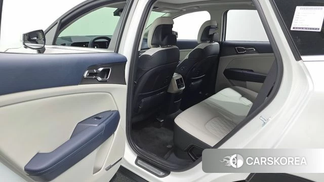 Kia The New Sportage 5th Generation Hybrid 2024 Белый из Кореи, фото 3