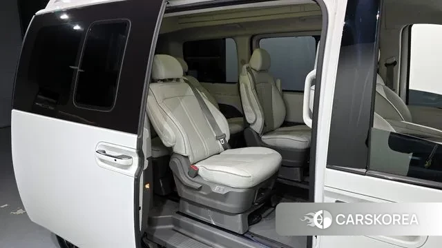 Hyundai Staria 2024 Белый из Кореи, фото 3