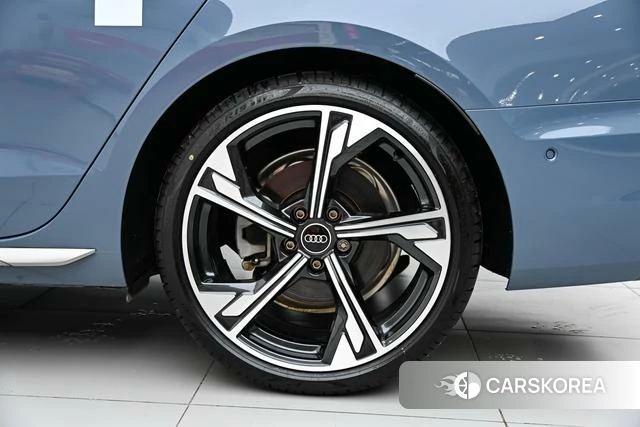 Audi A4L 2023 Темно-серый из Китая, фото 3