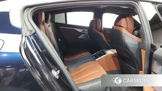 BMW 8 Series (G15) 2022 Черный из Кореи, фото 3