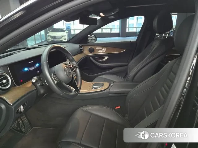 Mercedes-Benz E-Class W213 2022 Черный из Кореи, фото 3