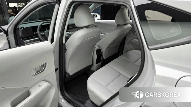 Hyundai Kona (SX2) 2024 Серебристо-серый из Кореи, фото 3