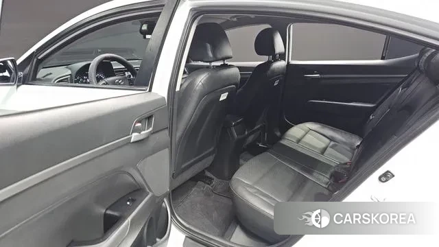 Hyundai Avante AD 2018 Белый из Кореи, фото 3