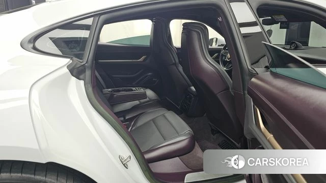 Porsche Taycan 2023 Белый из Кореи, фото 3