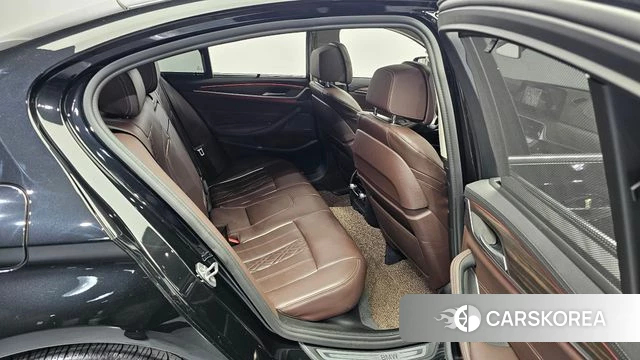 BMW 5 Series (G30) 2022 Черный из Кореи, фото 3